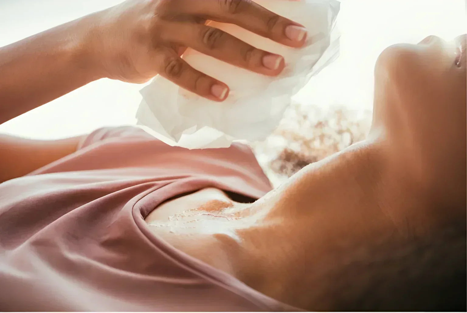 Nattesvette: Årsaker, tips og behandling for en bedre søvn.