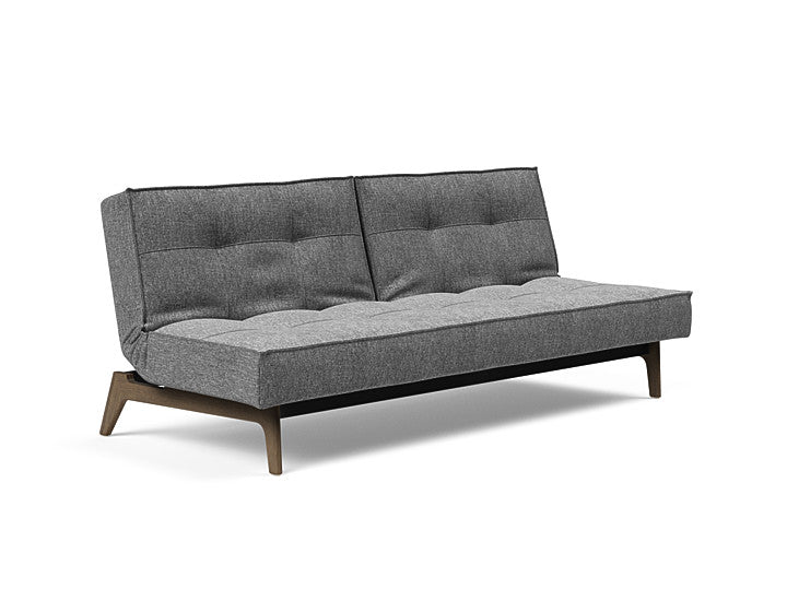 Sovesofa Splitback med Røkt Eik ben fra Innovation Living