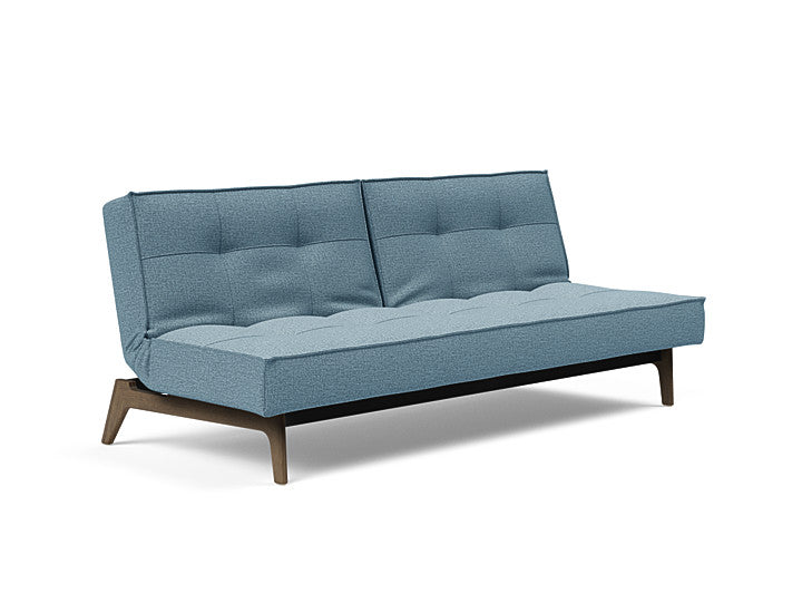 Sovesofa Splitback med Røkt Eik ben fra Innovation Living