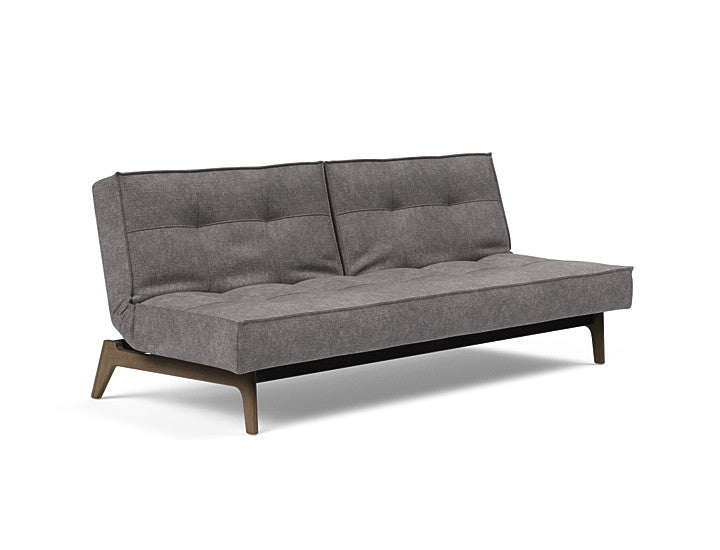Sovesofa Splitback med Røkt Eik ben fra Innovation Living