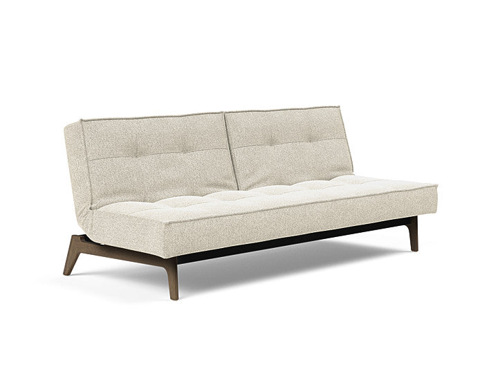 Sovesofa Splitback med Røkt Eik ben fra Innovation Living