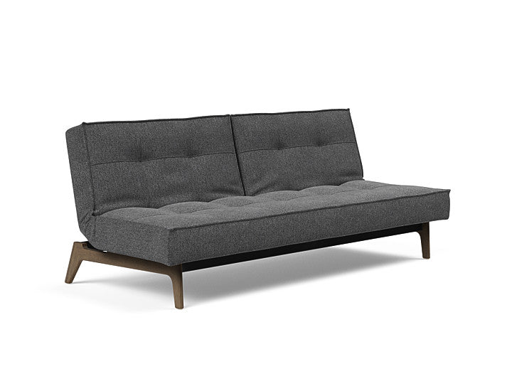 Sovesofa Splitback med Røkt Eik ben fra Innovation Living