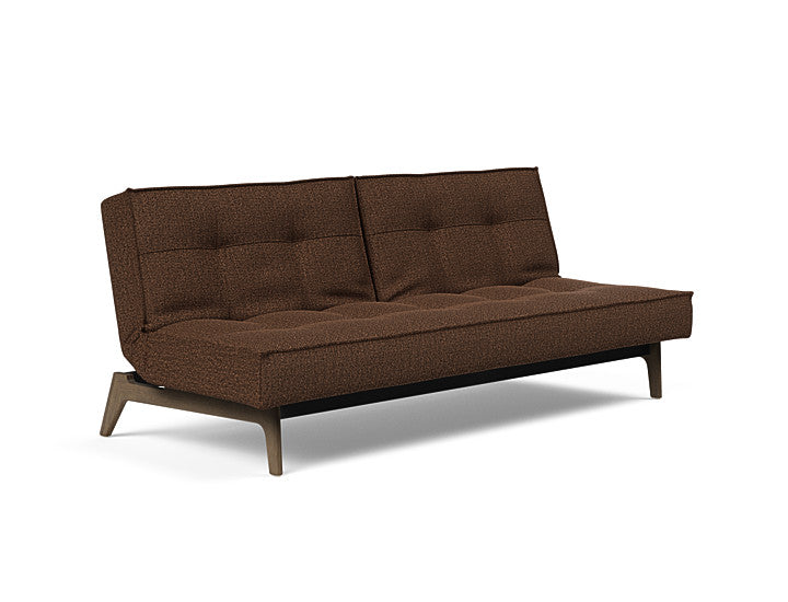 Sovesofa Splitback med Røkt Eik ben fra Innovation Living