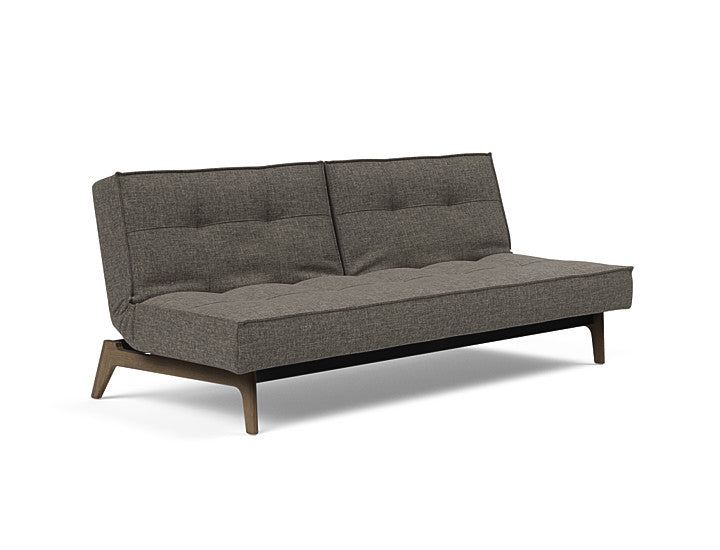 Sovesofa Splitback med Røkt Eik ben fra Innovation Living