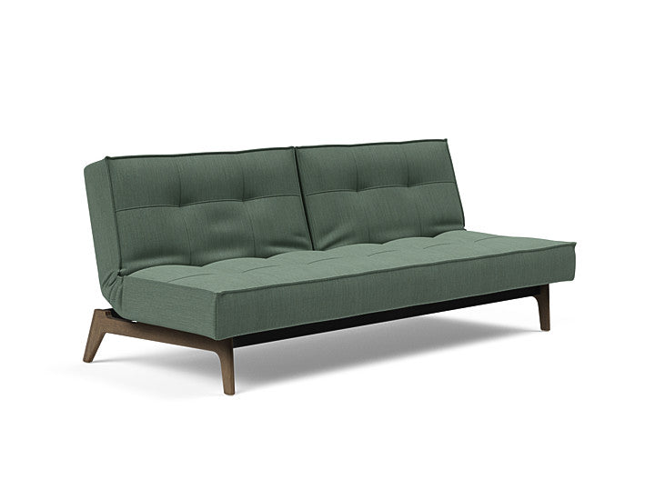 Sovesofa Splitback med Røkt Eik ben fra Innovation Living