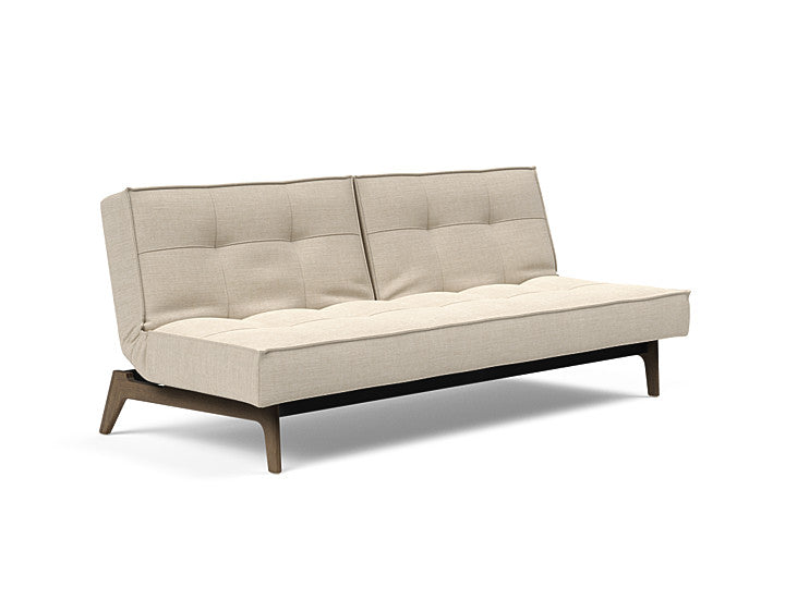 Sovesofa Splitback med Røkt Eik ben fra Innovation Living
