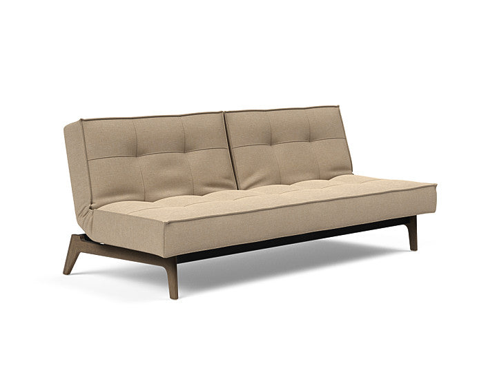 Sovesofa Splitback med Røkt Eik ben fra Innovation Living