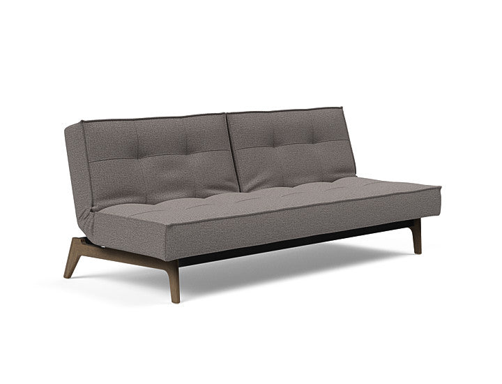 Sovesofa Splitback med Røkt Eik ben fra Innovation Living
