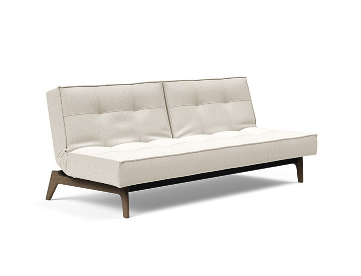 Sovesofa Splitback med Røkt Eik ben fra Innovation Living