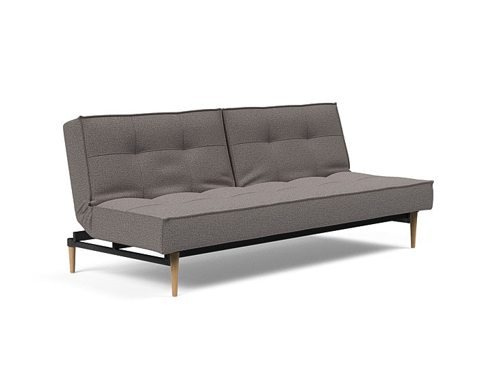 Sovesofa Splitback med Lys Styletto ben fra Innovation Living