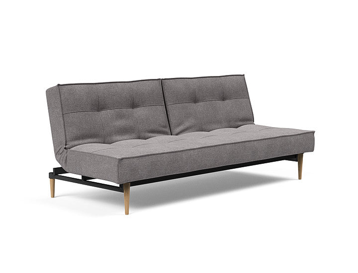 Sovesofa Splitback med Lys Styletto ben fra Innovation Living