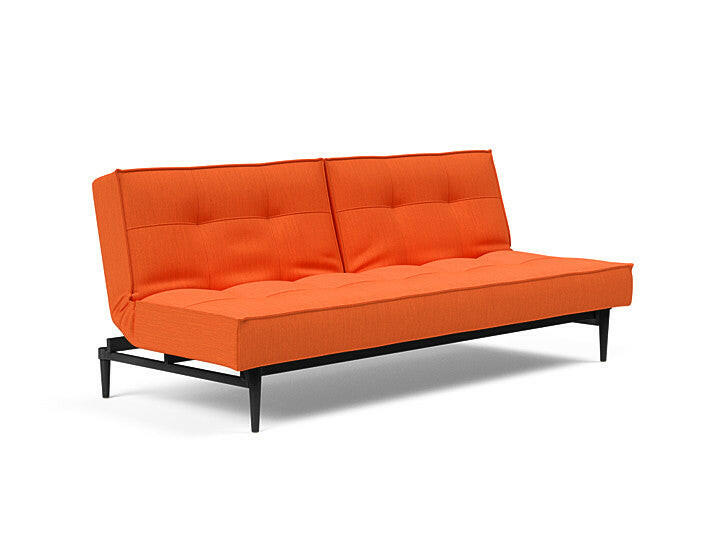 Sovesofa Splitback med Sort Styletto ben fra Innovation Living Innovation Living