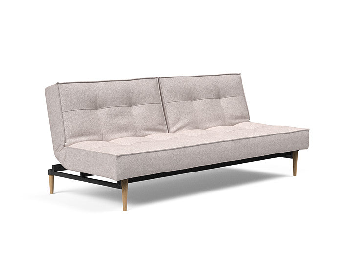 Sovesofa Splitback med Lys Styletto ben fra Innovation Living