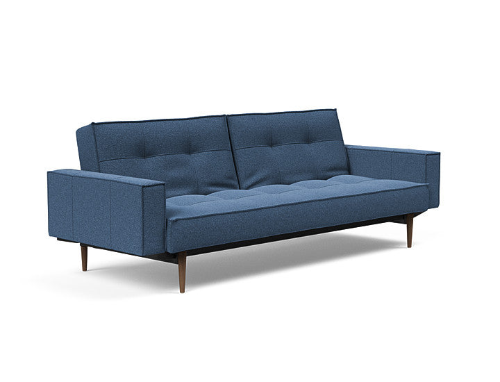 Sovesofa Splitback med Armlener & Mørk Styletto ben fra Innovation Living