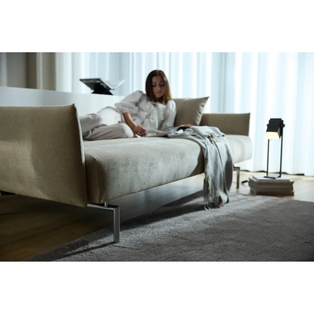Sovesofa Jillis med armlener fra Innovation Living