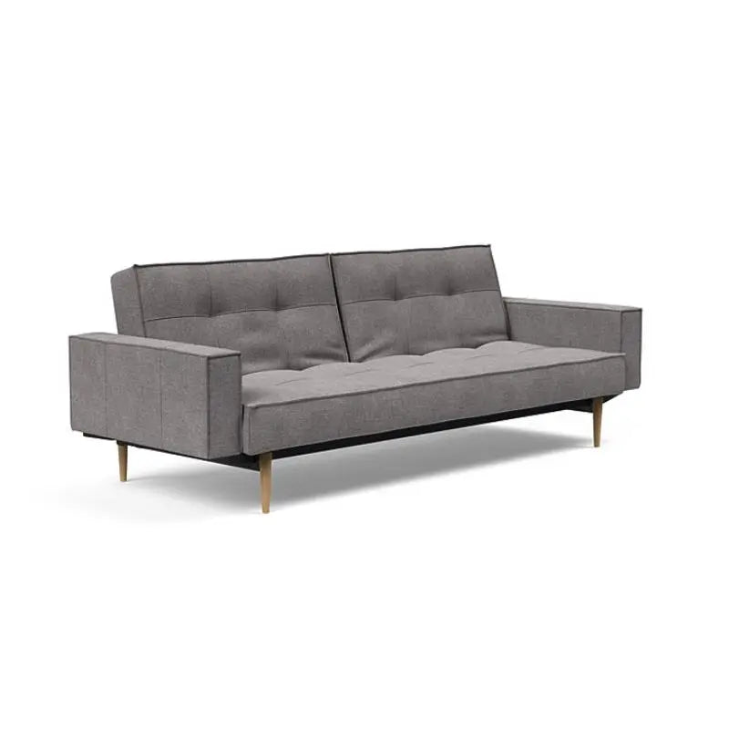 Sovesofa Splitback med Armlener & Lys Styletto ben fra Innovation Living