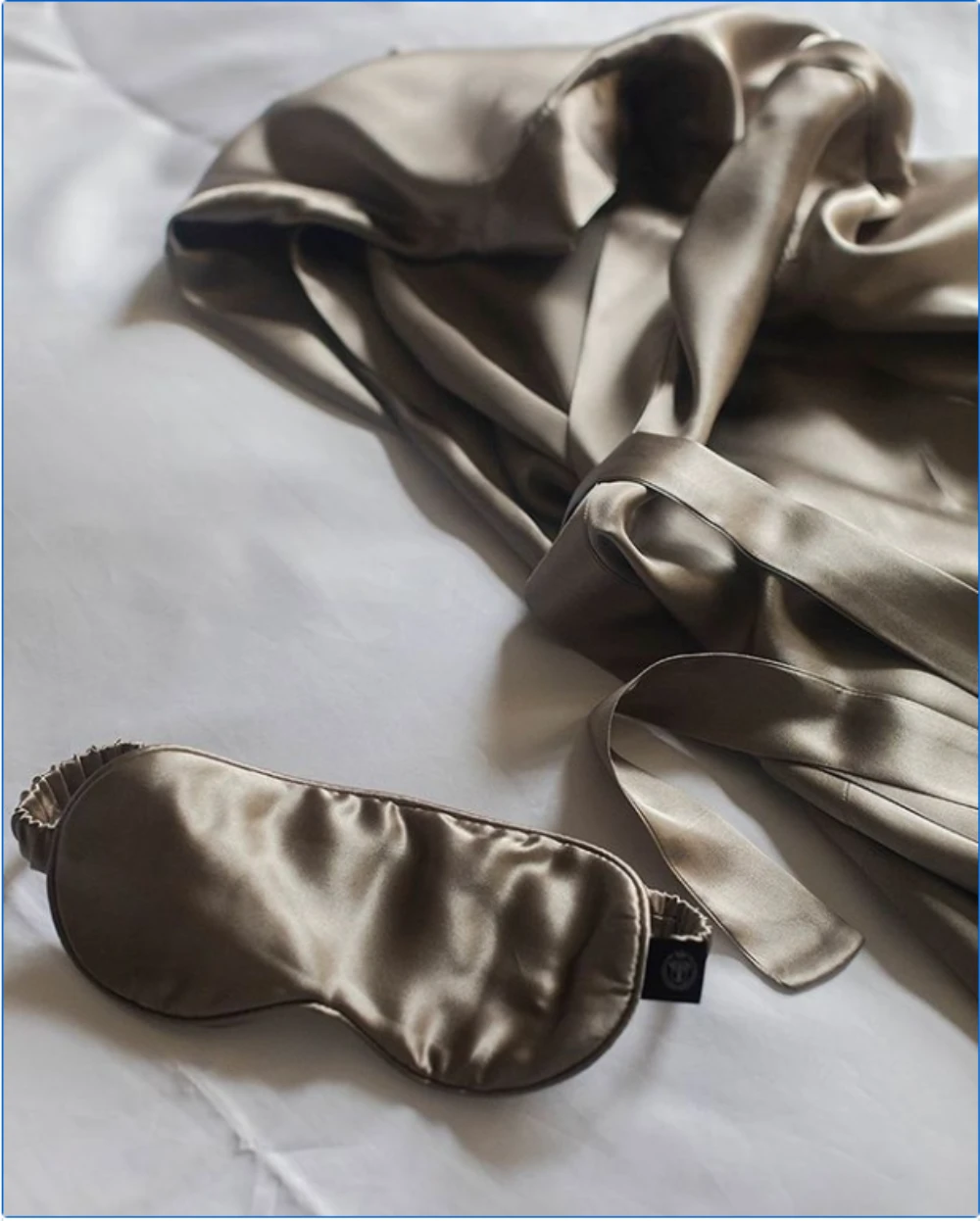 Silkekimono fra Carpe Diem Beds Bedtime.no.
