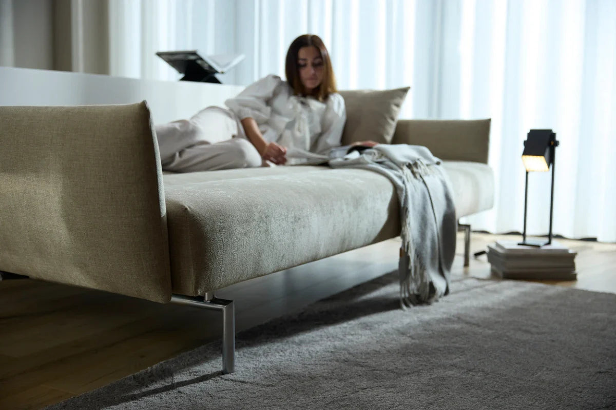 Sovesofa Jillis med armlener