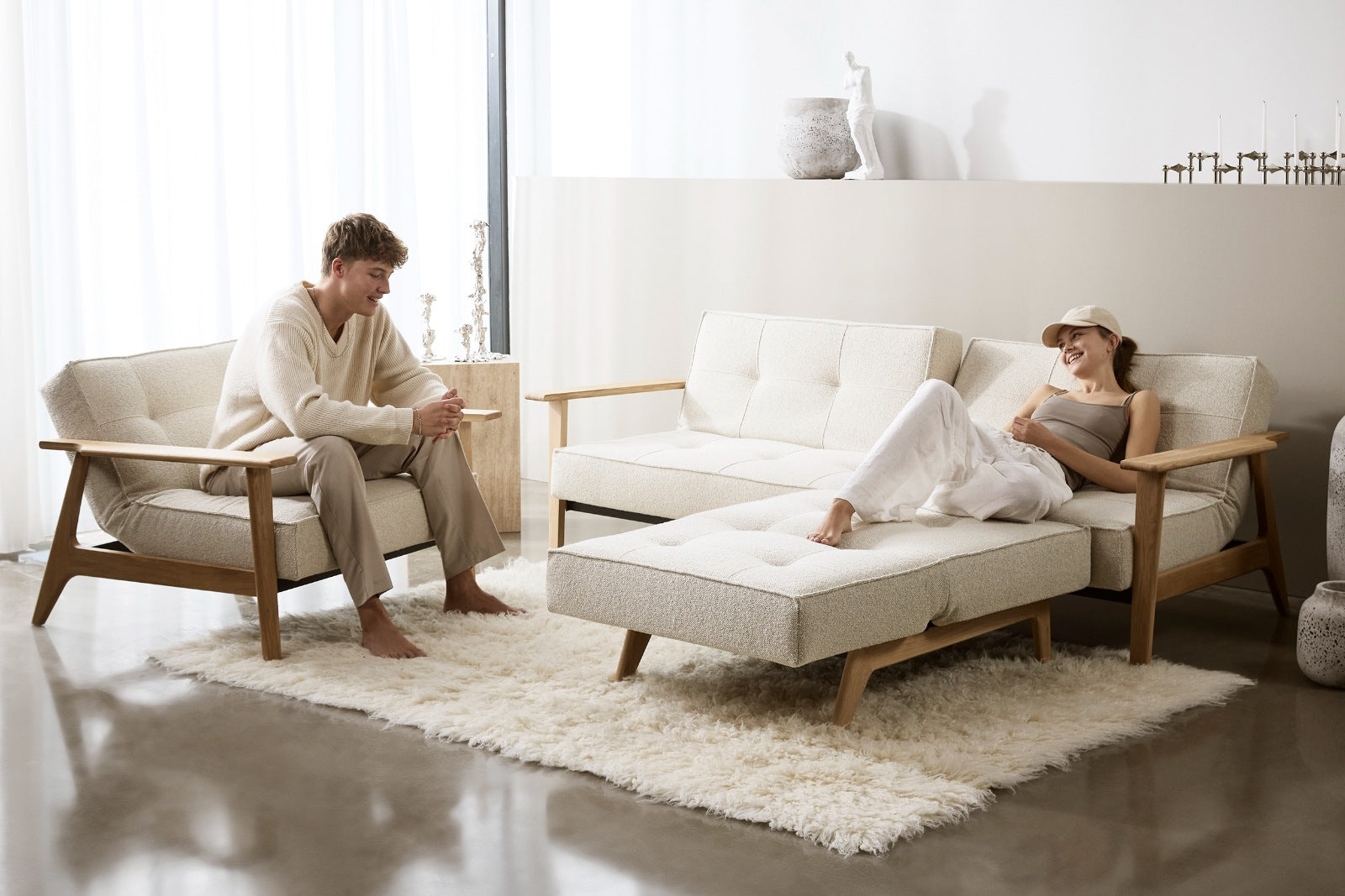 Sovesofa Splitback med Eik ben