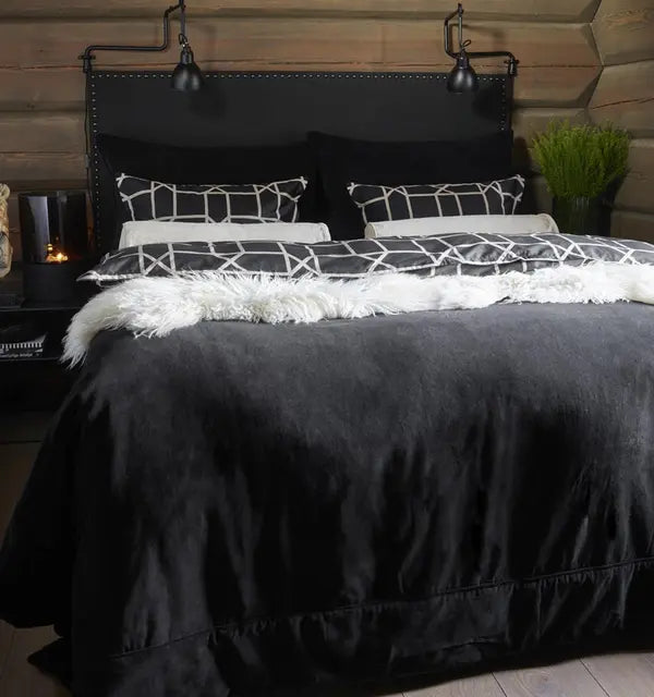 Halvor Bakke Wellington Sengeteppe 160x280 Sort