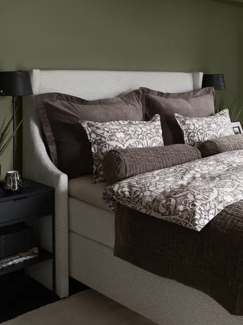 Halvor Bakke Hazendal Sengesett Brun Bedtime.no Halvor Bakke.