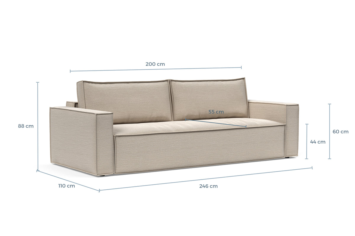Måltegning av Newilla i sofaform – måltegning
