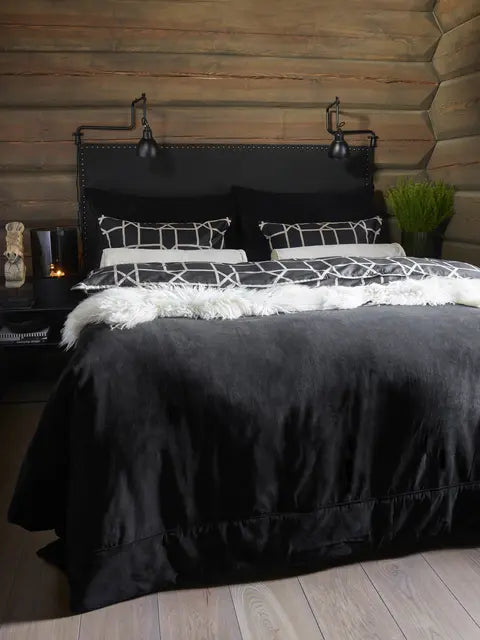 Halvor Bakke Wellington Sengeteppe 160x280 Sort