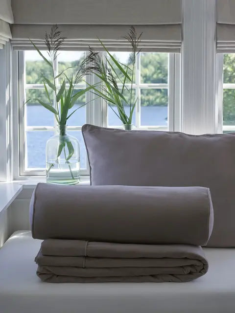 Halvor Bakke Wellington Sengeteppe 160x280 Grå Bedtime.no Halvor Bakke.
