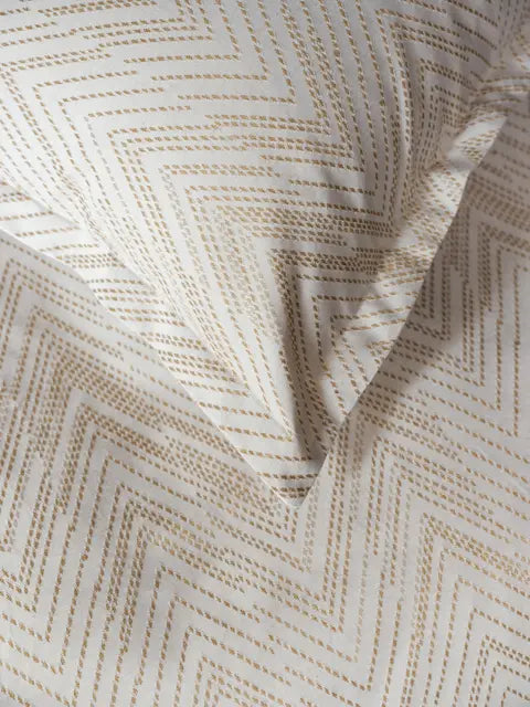 Halvor Bakke Zeva Sengesett Lys sand