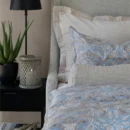 Hazendal sengesett halvor bakke, celestial blue, grand provence, linen, hotellpute 70x100, pøllepute, sengeteppe 3