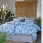 oppredd seng lin og blomstret sengetøy sateng Garden of Cape sengesett celestial blue